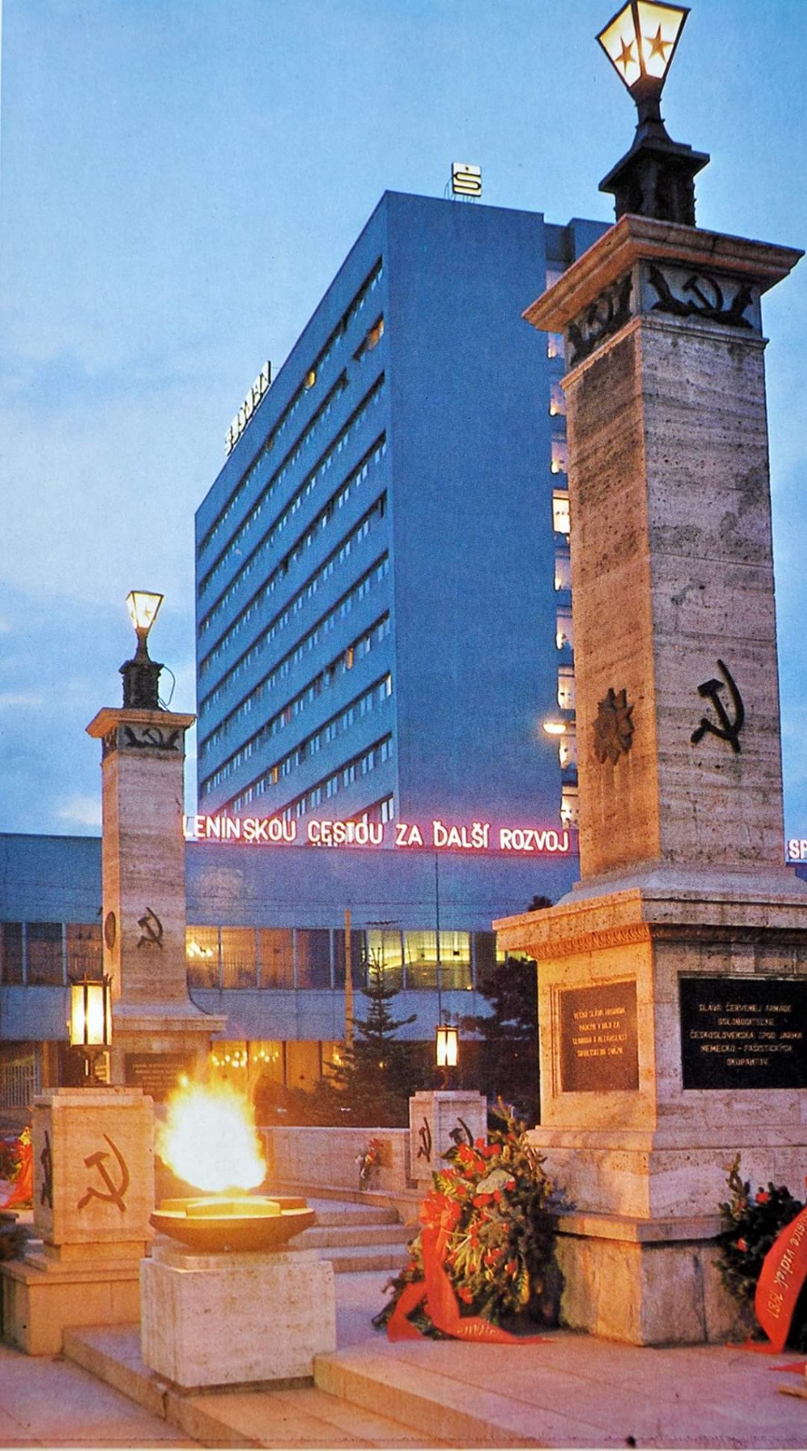 Retro pomnik Leninova