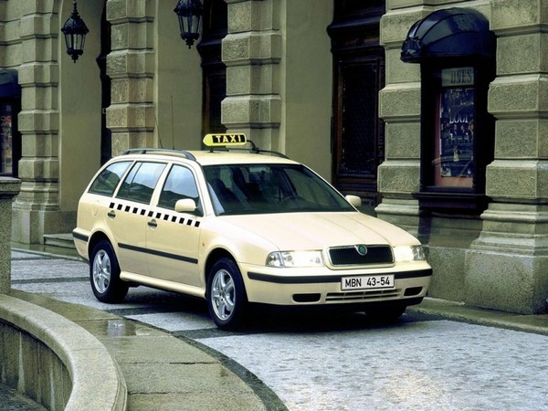 10nej 1996 skoda octavia 04 800 600