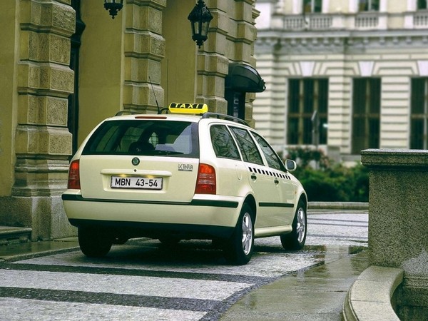 10nej 1996 skoda octavia 05 800 600
