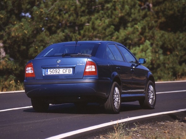 10nej 2001 skoda octavia 12 800 600
