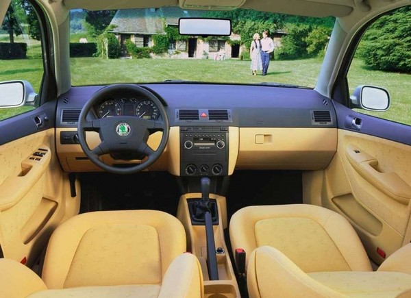 10nej skoda fabia 19 800 600