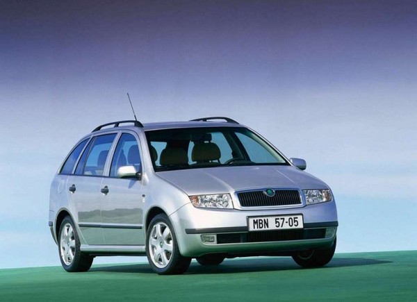10nej skoda fabia combi 01 800 600