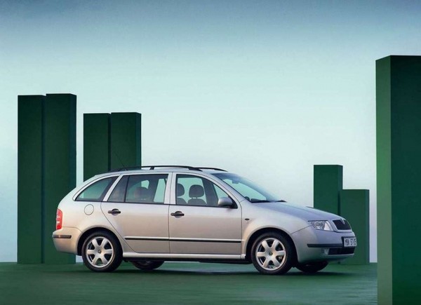 10nej skoda fabia combi 03 800 600