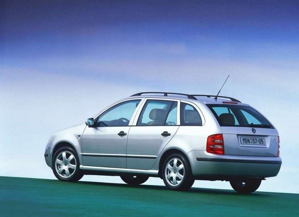10nej skoda fabia combi 05 800 600